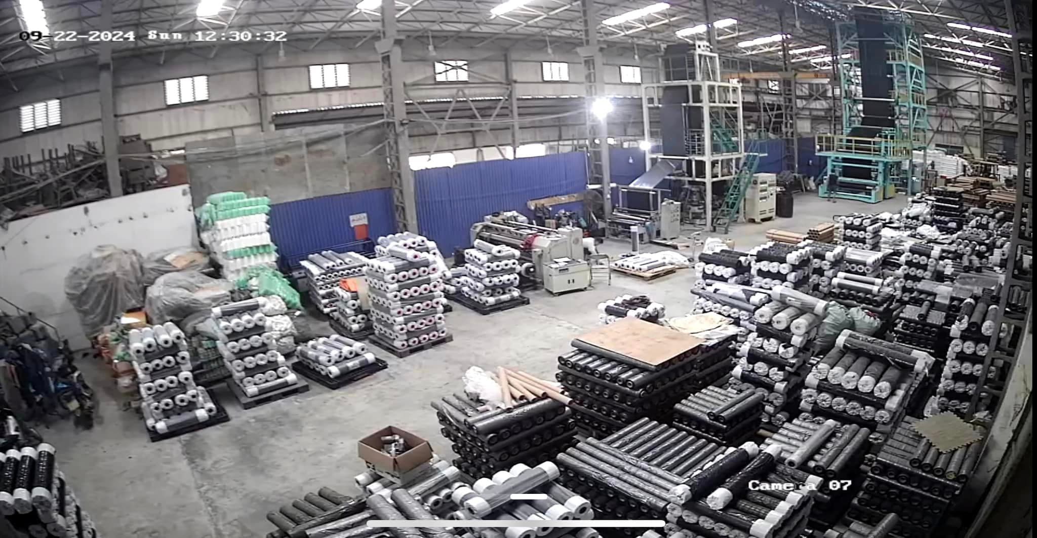 Toàn cảnh khu vực sản xuất và lưu kho màng phủ